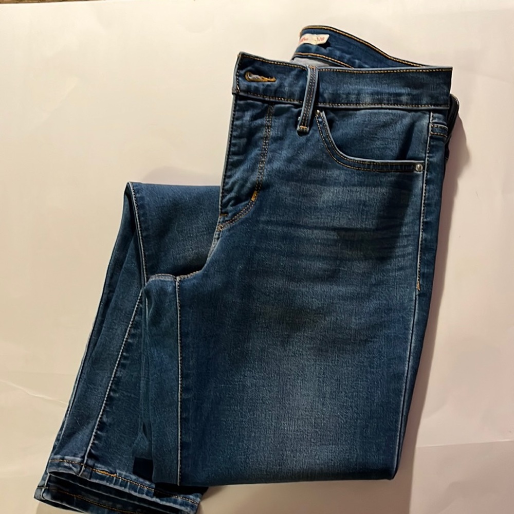 Levi’s 311 shaping skinny jeans